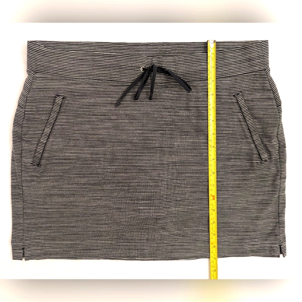 Charcoal gray Athleta skort